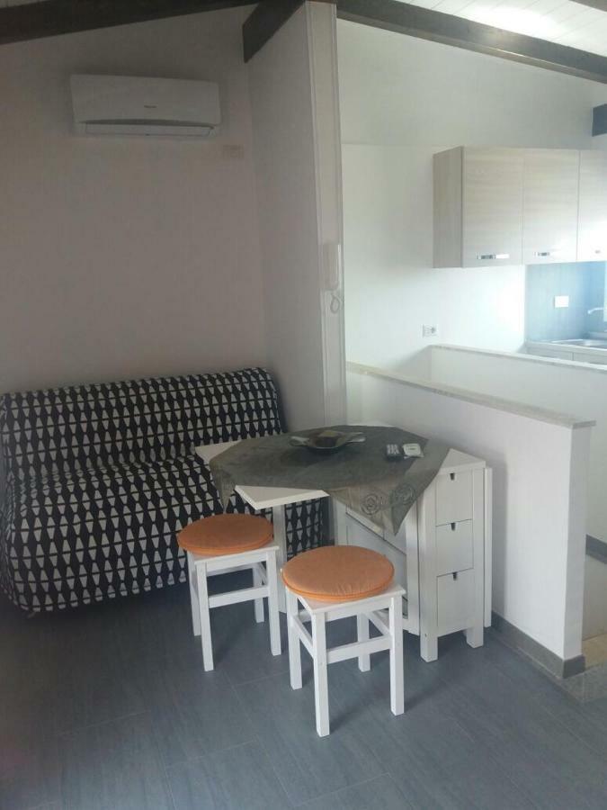 La Casa Di Leila Apartment Passoscuro Luaran gambar